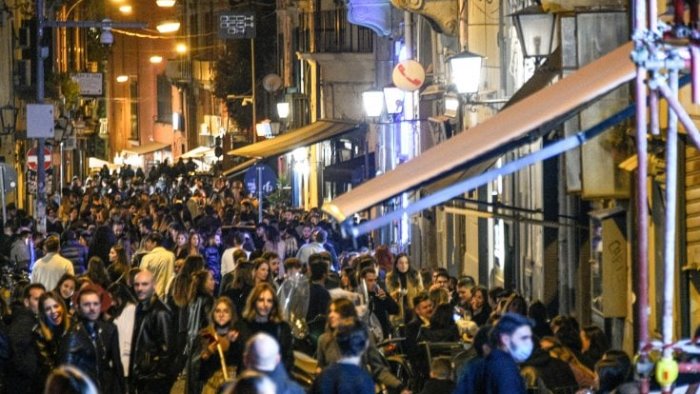 Movida Violenta Serrati Controlli Tra Chiaia Vomero E Bagnoli