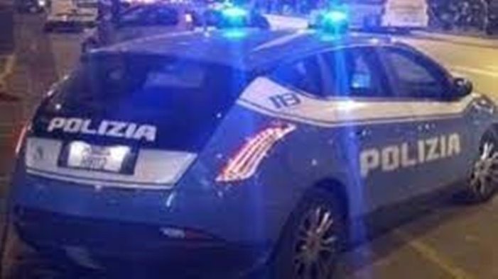 Rapina Alla Stazione Centrale A Napoli Due Arresti Ottopagine It Napoli