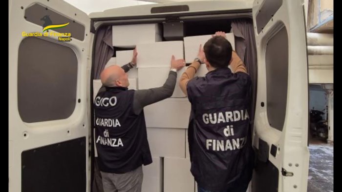 Contrabbando Maxi Sequestro Di Sigarette Avrebbero Fruttato 300 000