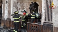 il-recupero-di-tre-statue-avvolte-dalle-fiamme-nel-santuario-di-san-ciriaco