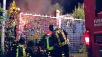 deposito-in-fiamme-ad-altavilla-irpina-intervengono-i-vigili-del-fuoco