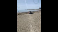 salerno-prosegue-lo-spianamento-delle-spiagge