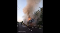 bisarca-in-fiamme-raccordo-bloccato-e-danni-foto