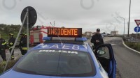 scontro-in-via-dei-pentri-feriti-e-auto-distrutte