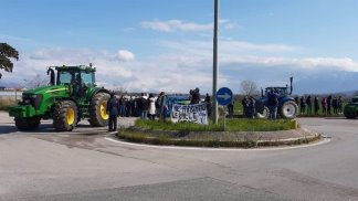 sra-un-carico-di-rifiuti-che-rischia-di-far-scoppiare-un-disastro-ambientale