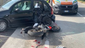 scontro-tra-moto-e-auto-feriti-e-paura-alle-porte-di-benevento