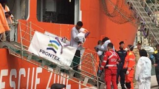 migranti-domani-sbarca-a-salerno-nave-con-387-naufraghi