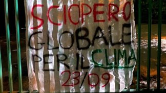 Luci spente e lumini da cimitero accesi: parte la protesta nei negozi -   Salerno