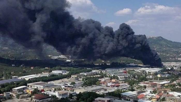 battipaglia un anno tra fiamme e veleni