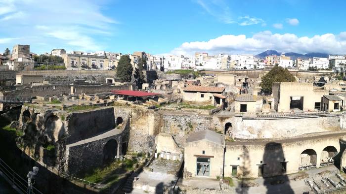 il nuovo anno inizia con la visita al parco di ercolano