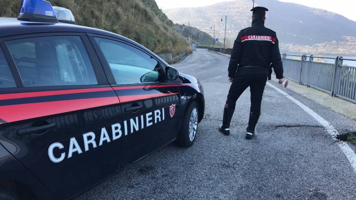 sorpresi a rubare infissi e tubi di rame al campo arrestati