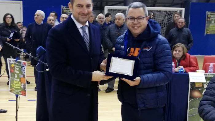 arzano volley premiato il dt piscopo