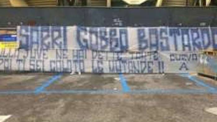 sarri gobbo b gli ultras del napoli insultano il toscano