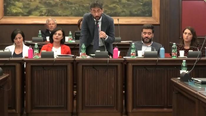 scadenza dimissioni conferenza stampa aperta alla citta