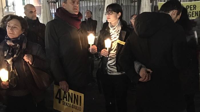 napoli la giornata della memoria non place le polemiche