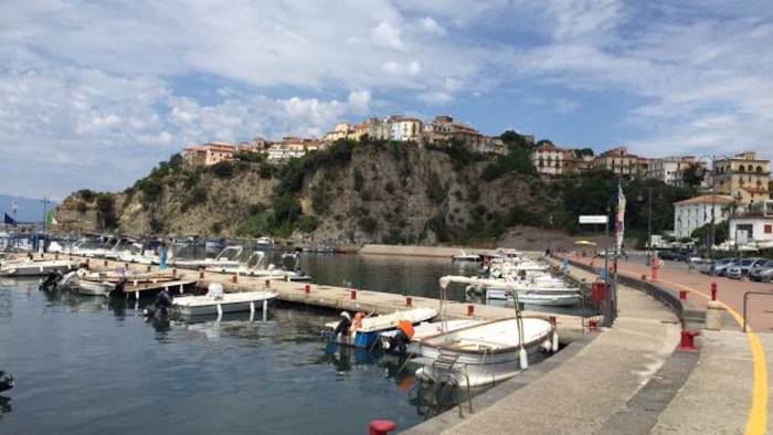 agropoli salvata donna priva di sensi nelle acque del porto