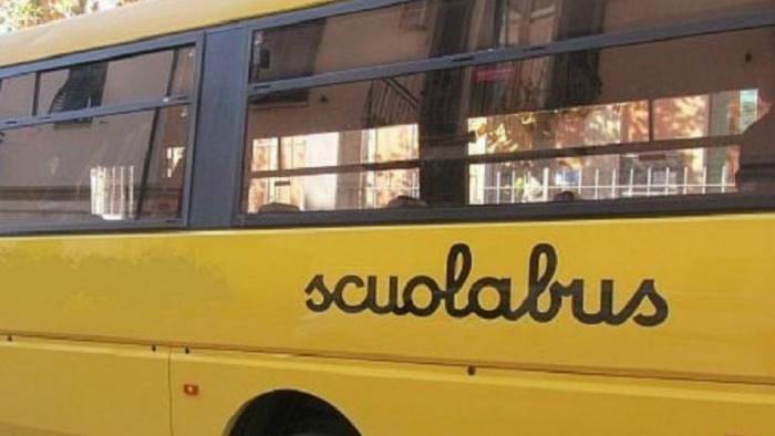 scuolabus lascia a piedi bimbi fatto gravissimo