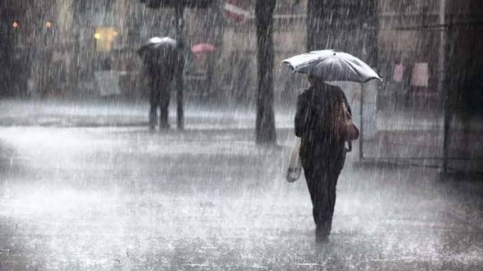 piogge e vento forte allerta meteo su tutta la campania