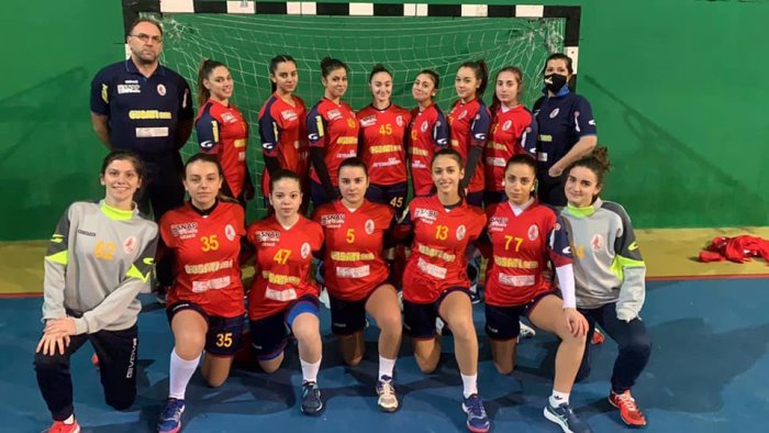 pallamano a2 femminile benevento sconfitto all esordio