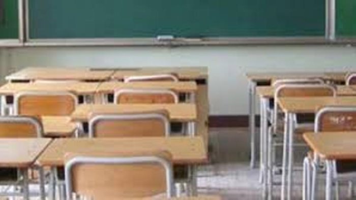 scuole in campania chiesta audizione in regione