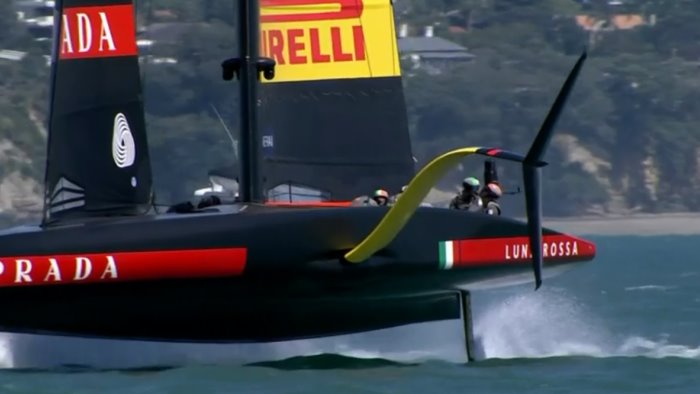 america s cup notte di emozioni recuperi e incidenti