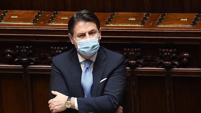 conte al senato per la sfida con renzi