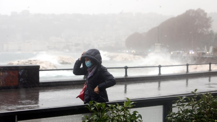 maltempo allerta gialla prorogata fino alle 22 di domani