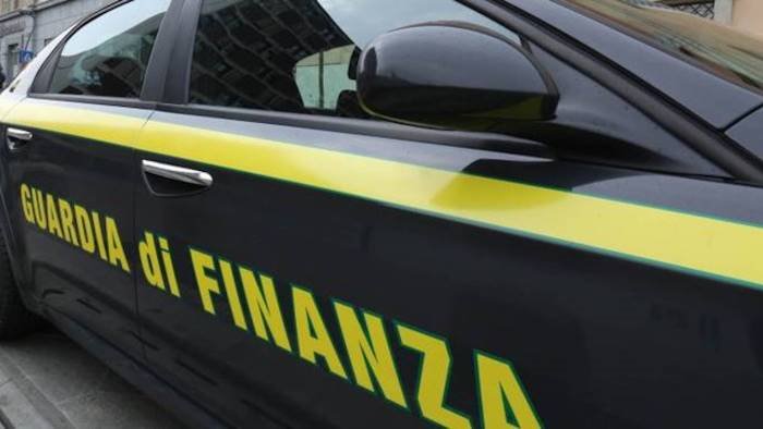 blitz anticamorra contro i casalesi a firenze 34 arresti