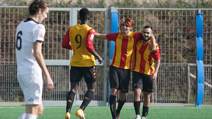 primavera vittoria di forza del benevento sullo spezia foto