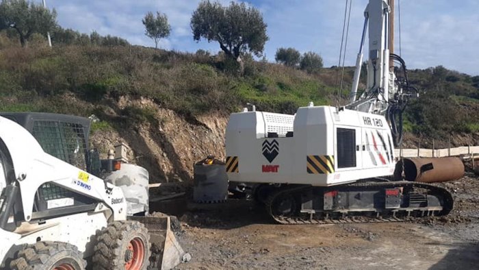 cilento continuano i lavori sulla strada 447