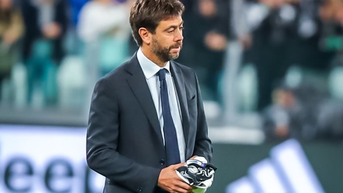 allarme agnelli il calcio rischia perdite fino a 8 5 mld