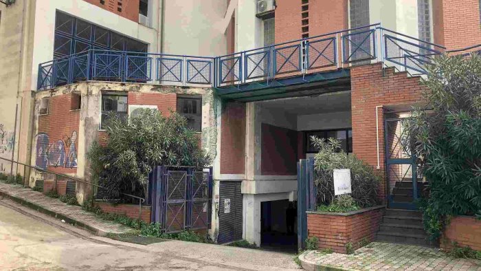 napoli sos per la sede dei servizi municipali al vomero