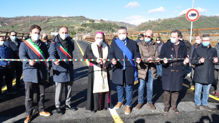 riaperto ponte ufita di maria lascio polemiche a chi le fa