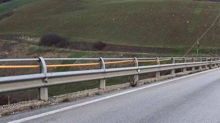 cavo fibra su guard rail cicchella scrive all anas