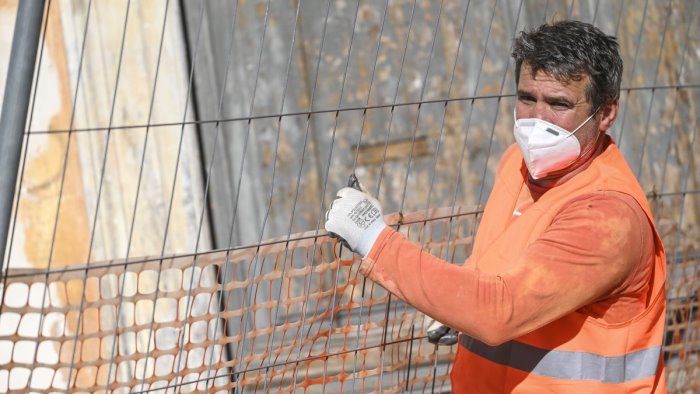 covid da domenica cinque regioni in zona arancione