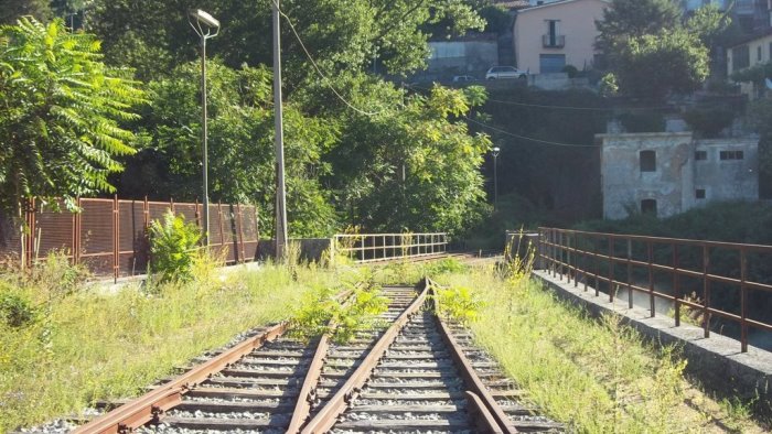 ferrovia sicignano lagonegro battaglia sulla riapertura