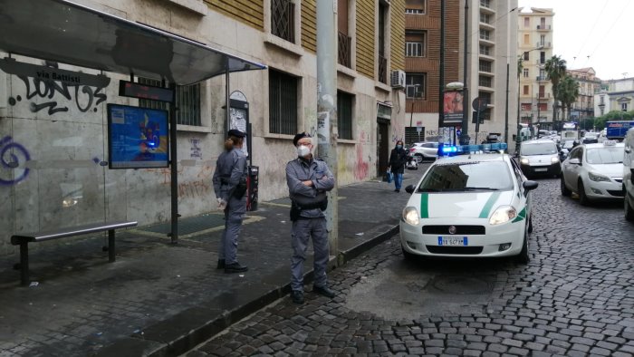 napoli controlli per il super green pass in azione 24 pattuglie