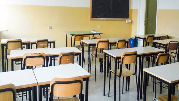 il sindaco di angri l apertura delle scuole non e un opinione