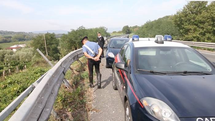 mentre colpiva e uccideva il figlio quella donna sembrava un automa meccanizzato