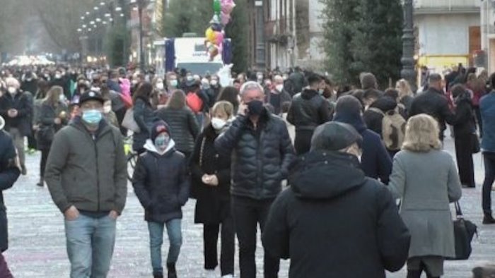 irpinia 16 morti di covid in pochi giorni omicron dilaga verso il picco