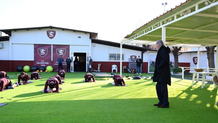 salernitana ripresa sotto gli occhi di sabatini di nuovo out zortea