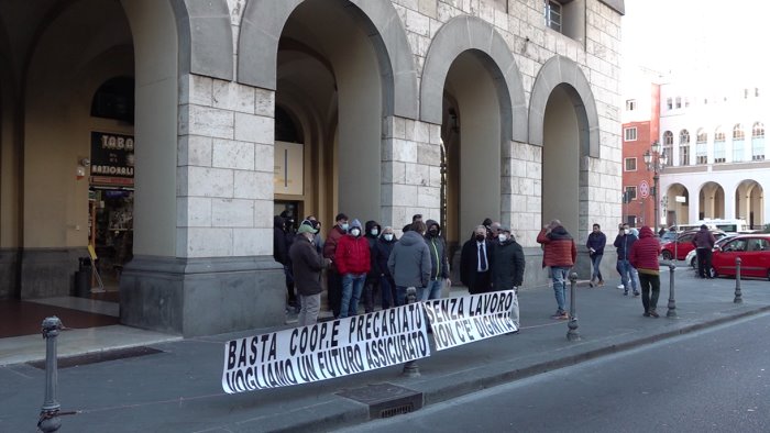 salerno bando sotto accusa scoppia la rabbia dei dipendenti delle coop