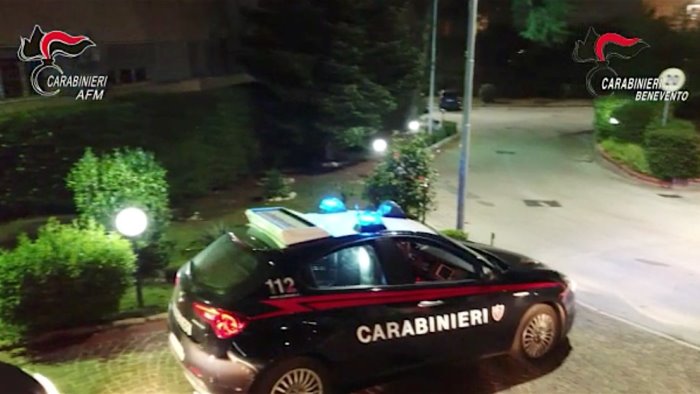 raid nella notte in una casa a castelvenere arrestati quattro napoletani