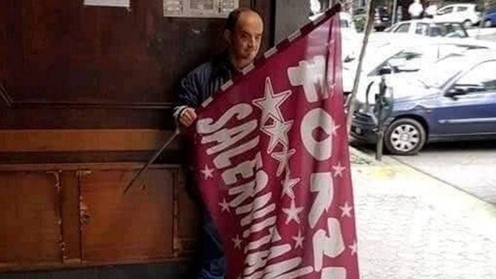 ora sventola la bandiera della salernitana in paradiso addio sasa