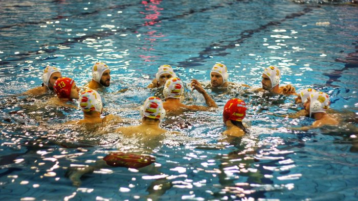 pallanuoto a1 sabato tornano in acqua rari nantes salerno e posillipo