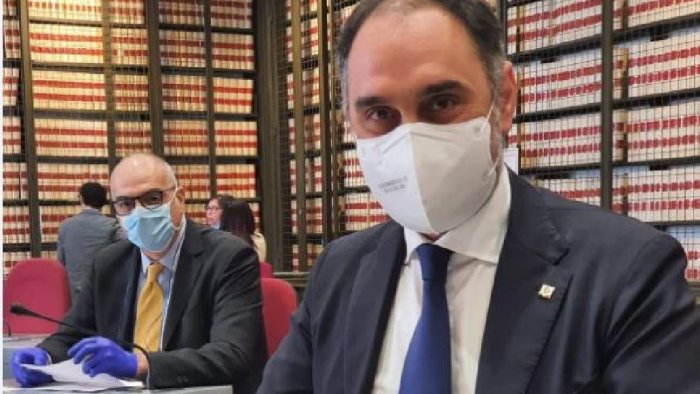 gubitosa m5s chi non e vaccinato sia responsabile per se e per gli altri