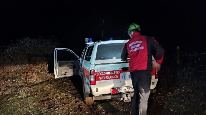 si perde lungo un sentiero a castelcivita donna salvata dal soccorso alpino