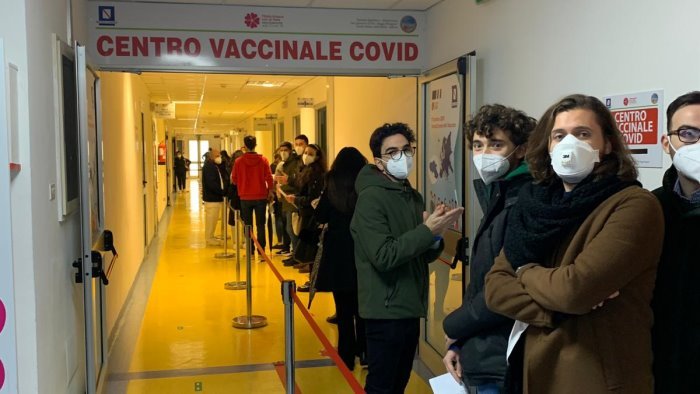 code negli hub vaccinali volpe la regione trovera una soluzione