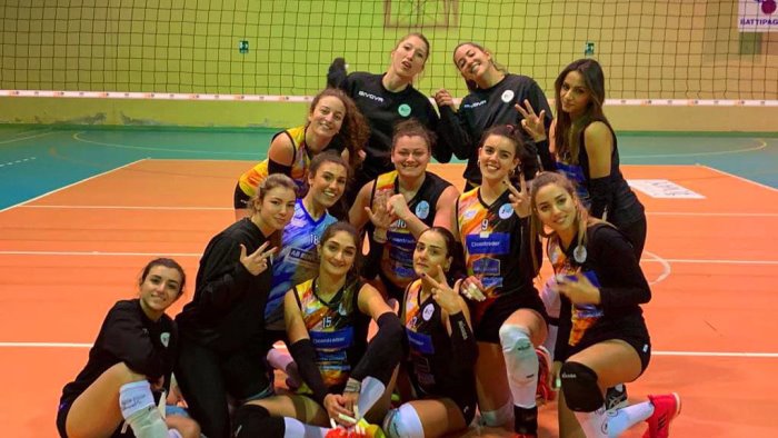 volley b2 il derby tra volare e accademia si giochera senza pubblico