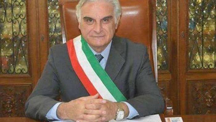 positivo al covid il sindaco di sarno ho pochissimi sintomi grazie al vaccino